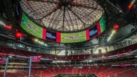 黄蜂半场落后，拉文22分布里奇斯16分助国王领先